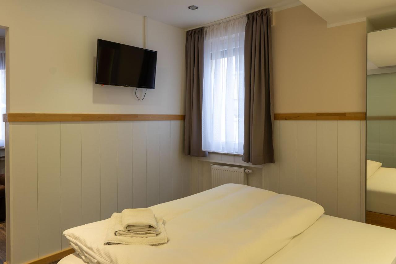 Hotel Post Mit Klimaanlage Неккарзульм Экстерьер фото
