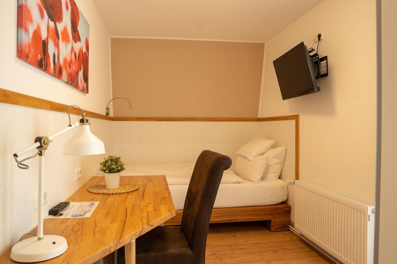 Hotel Post Mit Klimaanlage Неккарзульм Экстерьер фото