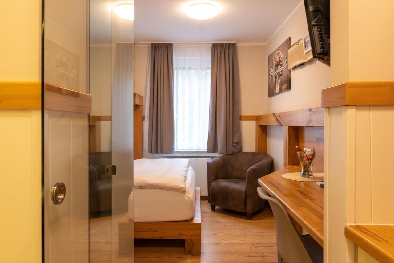 Hotel Post Mit Klimaanlage Неккарзульм Экстерьер фото